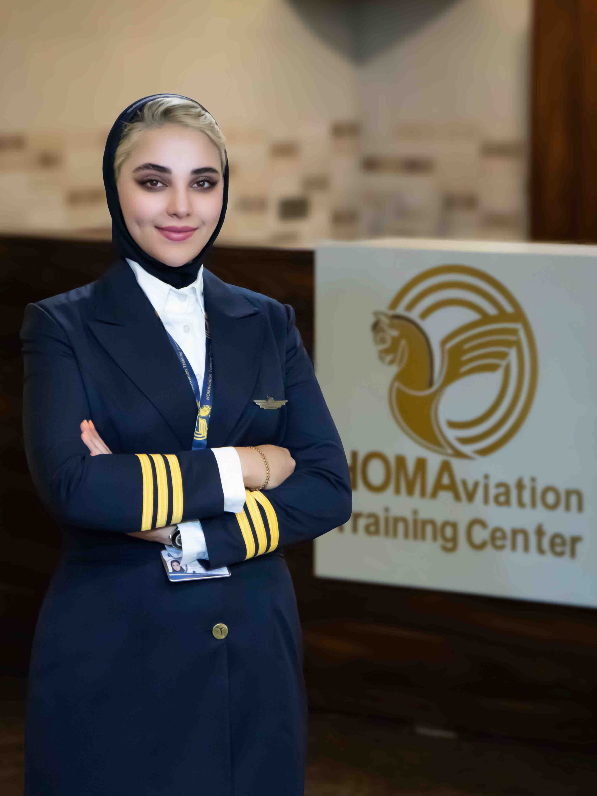 خلبان فاطمه زادعبدالله│مدیر ارتباطات